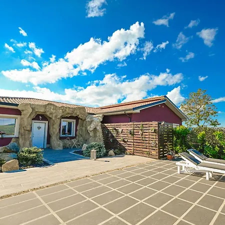 La Casa Nella Roccia Bed & Breakfast