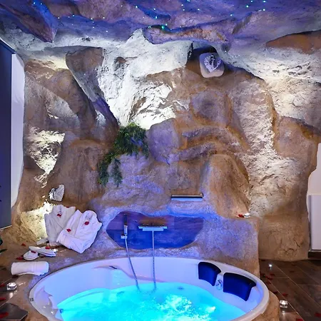 La Casa Nella Roccia Frühstückspension Villanova del Battista