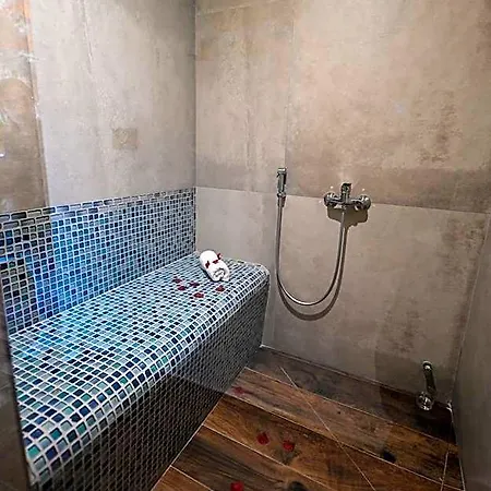 La Casa Nella Roccia Couette-café 4*